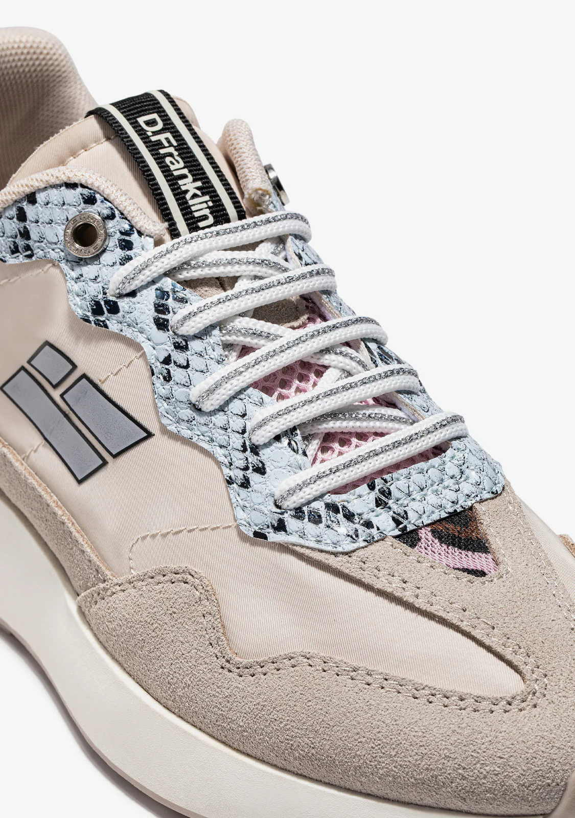 White / Silver Metal Tip Shoelaces - Image 3